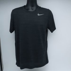 Men's Nike Dri-Fit Dark Grey Short Sleeve Running, Athletic, Gym T-shirt Medium